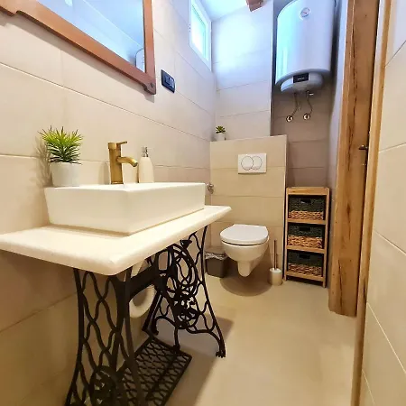 House Rustic Heaven Semesterbostad Novi Vinodolski